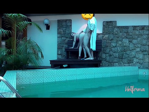 ❤️ Estro invitas servistinon al la naĝejo, sed ne povis rezisti varmegon ❌ Anala video ĉe eo.sayhentai.ru ❌️❤