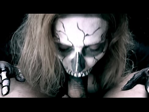 ❤️ Demona knabino suĉanta kokon per sia nigra buŝo kaj glutante kumon. ❌ Anala video ĉe eo.sayhentai.ru ❌️❤